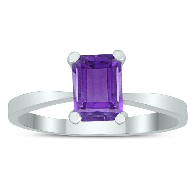 Emerald Shaped 7X5MM Amethyst Solitaire Ring in 10K White Gold