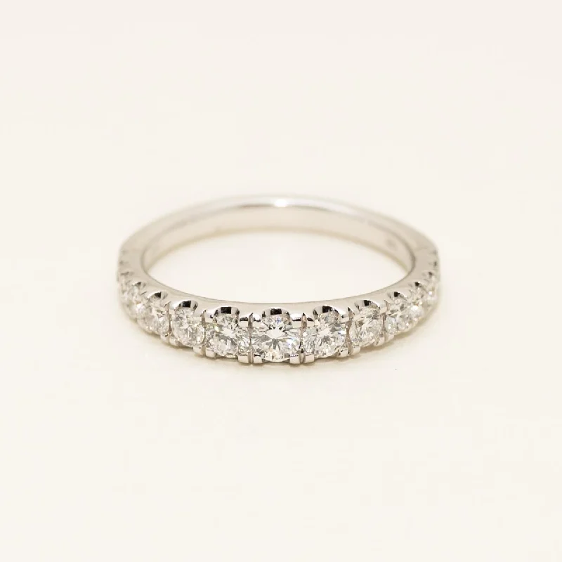 Diamond Graduated Band in 14kt White Gold (3/4ct tw)