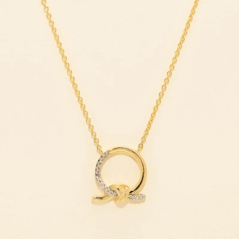 Diamond Love Knot Circle Necklace in 10kt Yellow Gold (1/20ct tw)