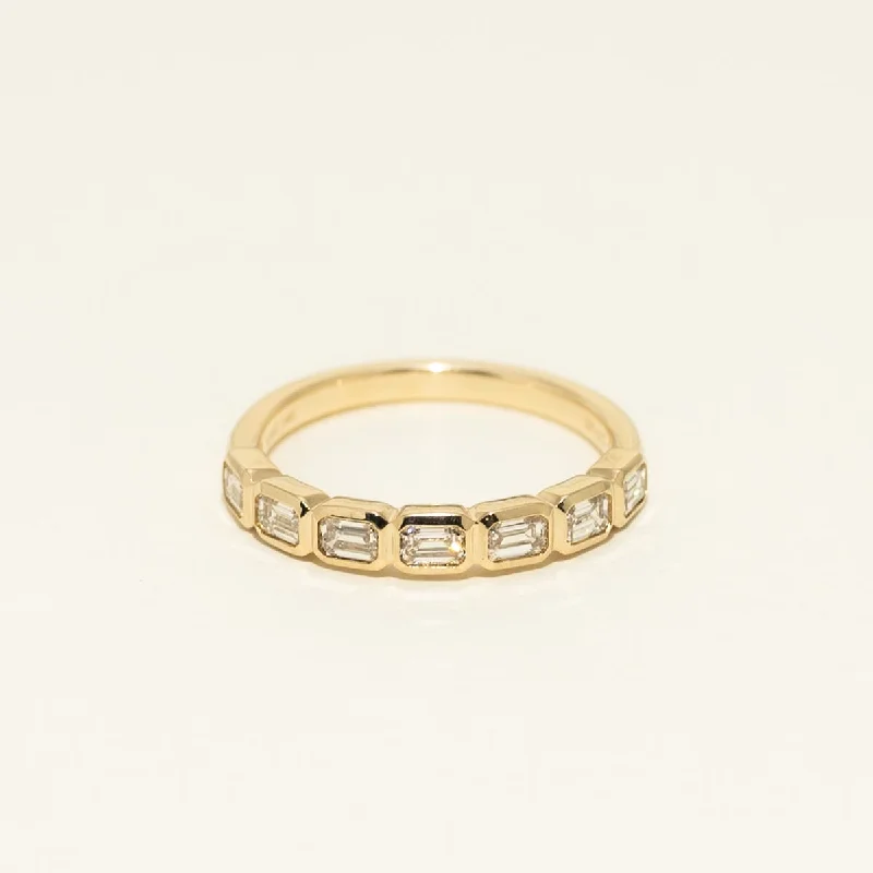 Emerald Cut Diamond Bezel Band in 14kt Yellow Gold (3/4ct tw)