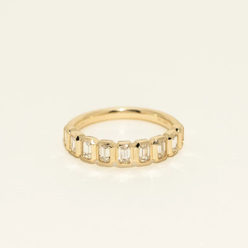 Emerald Cut Diamond Bezel Band in 14kt Yellow Gold (3/4ct tw)