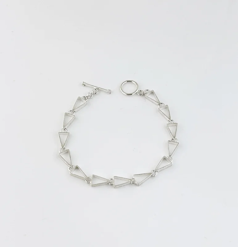 Opposing Triangles Chain Bracelet