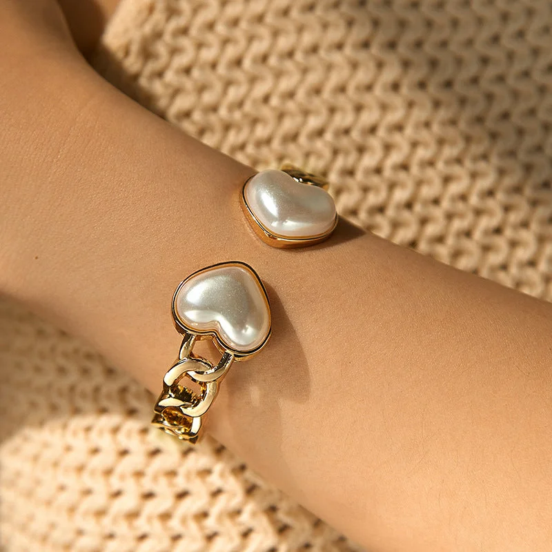 Wholesale Love Pearl Alloy Bracelet