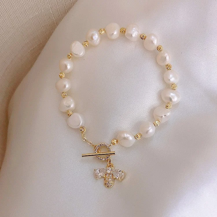 1158 Pearl Bee Bracelet